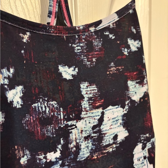 Lulu Lemon tank - Picture 3 of 4